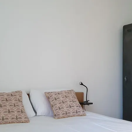 Semesterbostad Maison 19eme Renovee Avec Terrasse Et Bornes De Recharge - Fr-1-489-406 Cindre