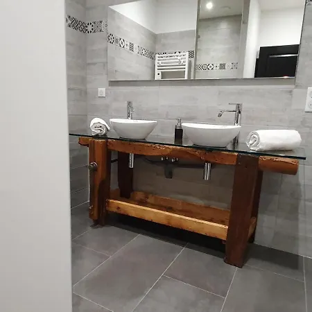 Maison 19eme Renovee Avec Terrasse Et Bornes De Recharge - Fr-1-489-406 Semesterbostad