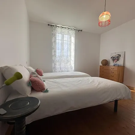 Semesterbostad Maison 19eme Renovee Avec Terrasse Et Bornes De Recharge - Fr-1-489-406 *
