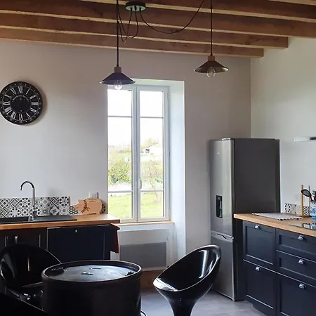 Ferienhaus Maison De Famille 19ᵉ Avec Terrasse Et Jardin, Ideal Pour 10 Pers. - Fr-1-489-406 Cindre